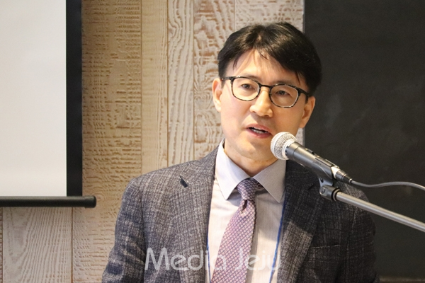(사)한국에너지융합협회 정택중 대표가 제주 워크숍에서 환영사를 하고 있다. ⓒ 미디어제주
