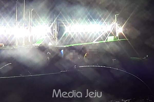 지난 11일 오후 서귀포해양경찰서에 출항 미신고로 적발된 성산선적 낚시어선 A호(9.77t). [서귀포해양경찰서 제공]