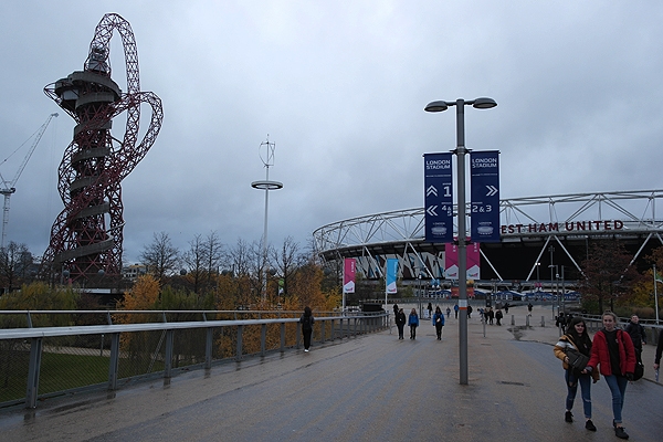 퀸 엘리자베스 올림픽공원. 왼쪽은 이 지역의 랜드마크인 '아르세로 미탈 오르빗'(왼쪽)이며 영국프리미어리그 웨스트햄유나이티드의 홈구장도 만날 수 있다. 미디어제주