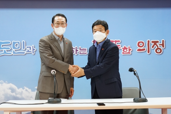 (왼쪽부터)고창근, 김광수 예비후보