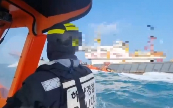 같은 날 차귀도 해상에서도 무허가 불법조업을 한 중국어선이 나포됐다/사진=제주해양경찰서