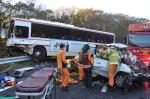 5.16도로에서 버스·승용차 충돌 3명 사망