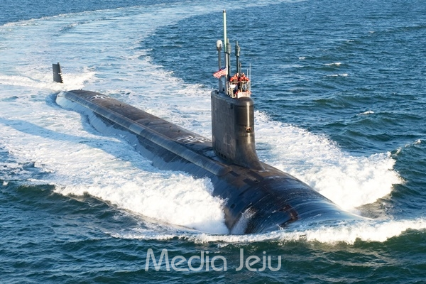 22일 제주민군복합형관광미항(해군기지)에 입항한 미국 해군의 핵잠수함 미시시피함.