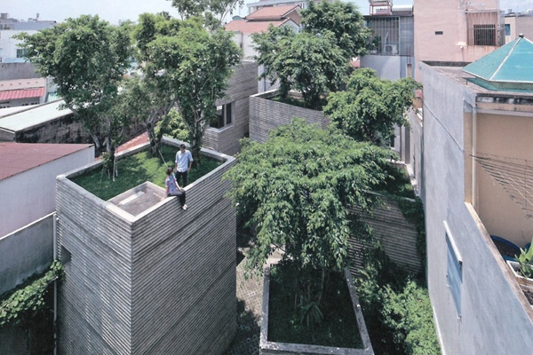 보 트롱 니야는 건축에 녹지를 입히는 건축을 한다. 사진은 그의 작품 중 하나이다. 대한민국 건축문화제 자료집