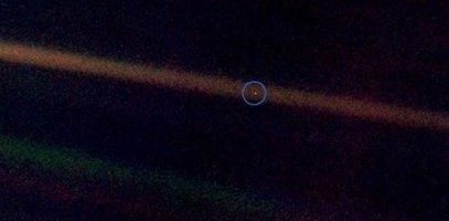 보이저 1호가 태양계를 벗어나기 직전에 찍은  지구 사진 /사진 출처=NASA