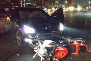 화북서 차 대 오토바이 충돌…3명 부상
