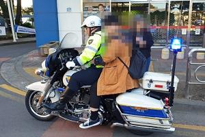 제주 국가·자치경찰 수능 수험생 긴급 이송…신분증 배달도