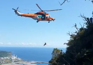 산방산 등산 중 길 잃어··· ‘낭떠러지’에서 헬기로 무사 구조