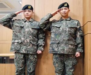 "충성" 방탄소년단 RM·뷔, 신병 교육 수료...최정예 훈련병 됐다